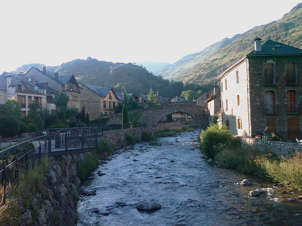 Apartmentsuitespain Baqueira Jardin Esterri d'Àneu Rum bild