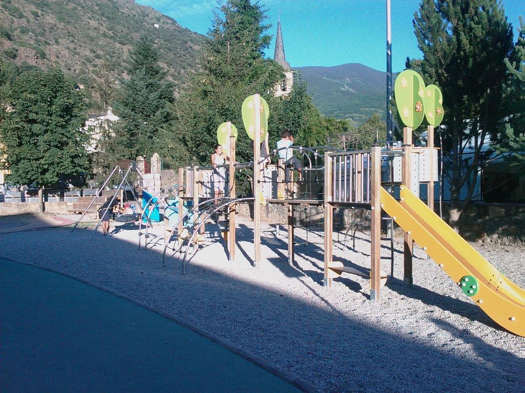 Apartmentsuitespain Baqueira Jardin Esterri d'Àneu Exteriör bild