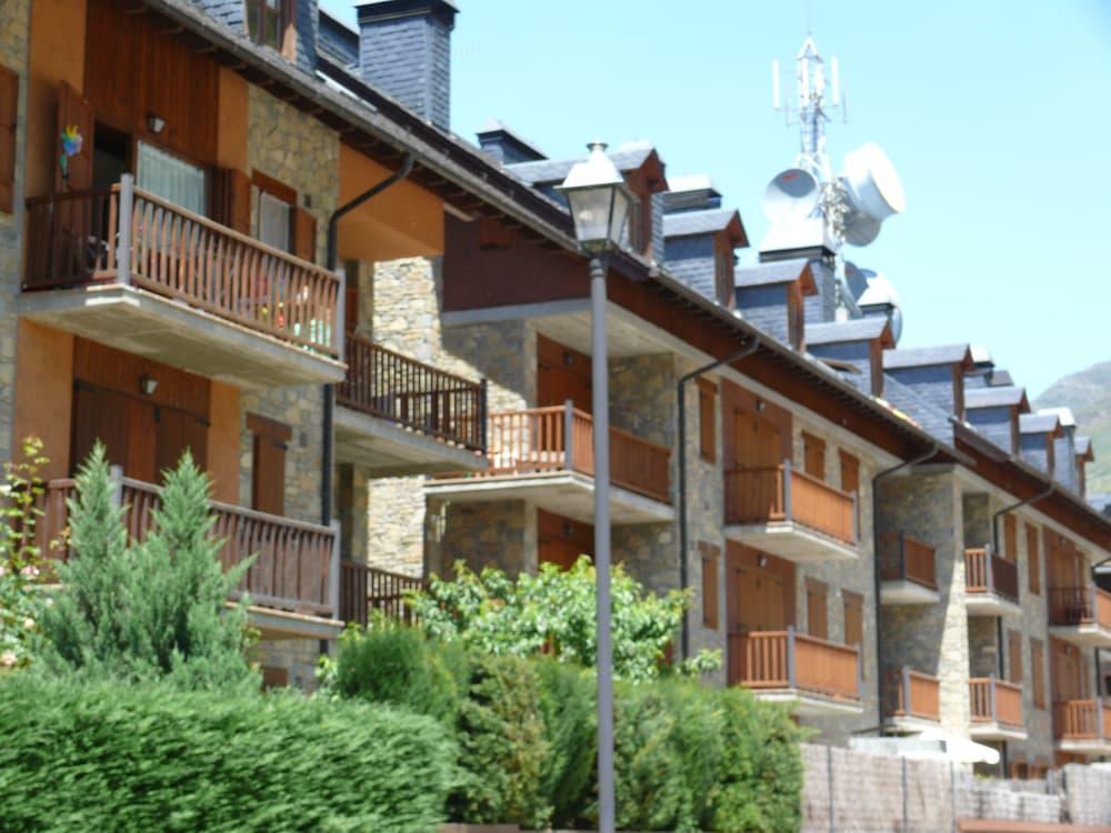 Apartmentsuitespain Baqueira Jardin Esterri d'Àneu Exteriör bild